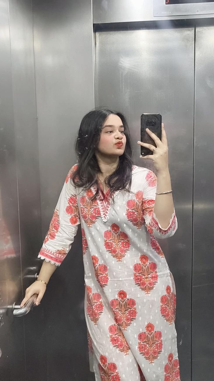 Priyanka Sharma college girls bhabhi aunty available low price safe an
