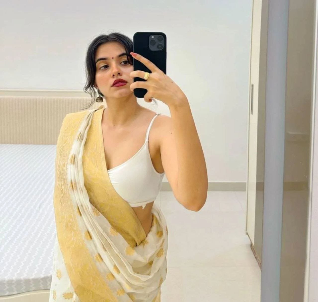 HOT INDEPENDENT GIRL VIP ESCORT_  BEST CALL CALL GIRL FEMALE SERVICE P
